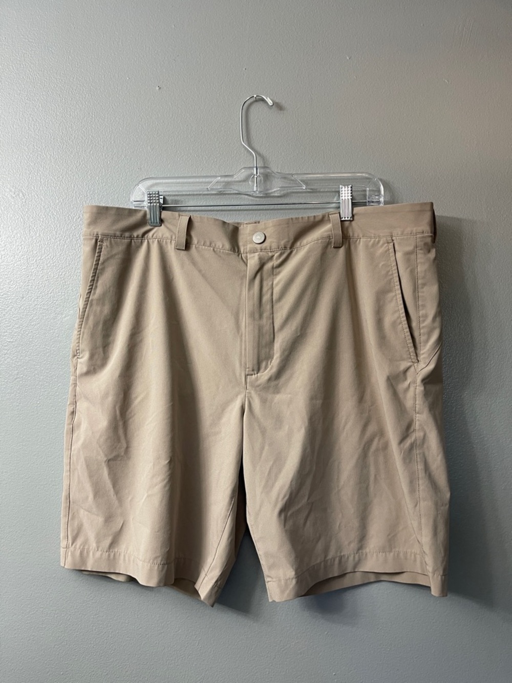 vineyard vines fairway shorts tan golf shorts Men's Tan Shorts 38 - Picture 2 of 6